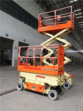 高空平臺(tái)工作.jpg 高空平臺(tái)工作.jpg登高車|高空作業(yè)平臺(tái):登高車有哪些優(yōu)點(diǎn)